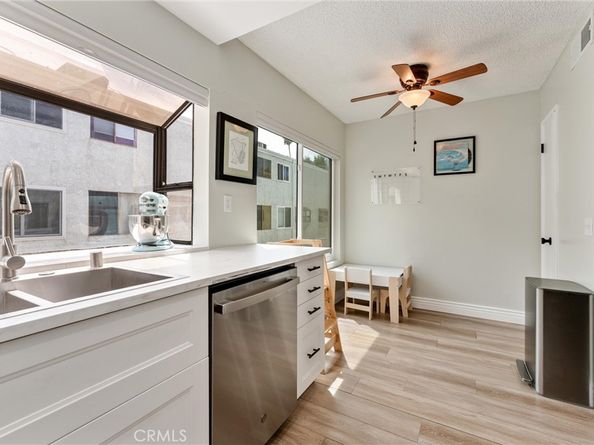 19431 Sherman Way 24, Reseda CA 91335