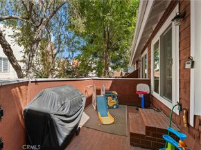 19431 Sherman Way 24, Reseda CA 91335