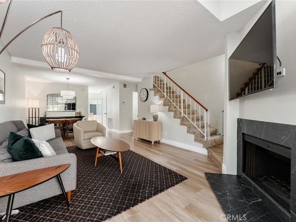 19431 Sherman Way 24, Reseda CA 91335