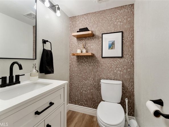 19431 Sherman Way 24, Reseda CA 91335