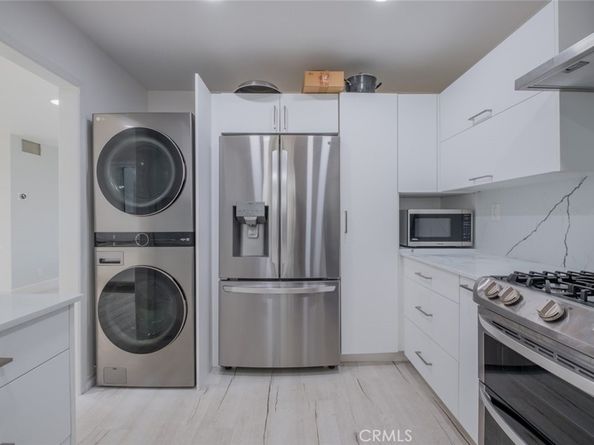 930 California Avenue 105, Santa Monica CA 90403