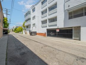 930 California Avenue 105, Santa Monica CA 90403