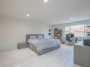 930 California Avenue 105, Santa Monica CA 90403
