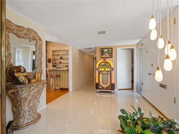 4845 Parkglen, View Park CA 90043