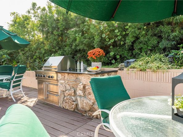 4845 Parkglen, View Park CA 90043