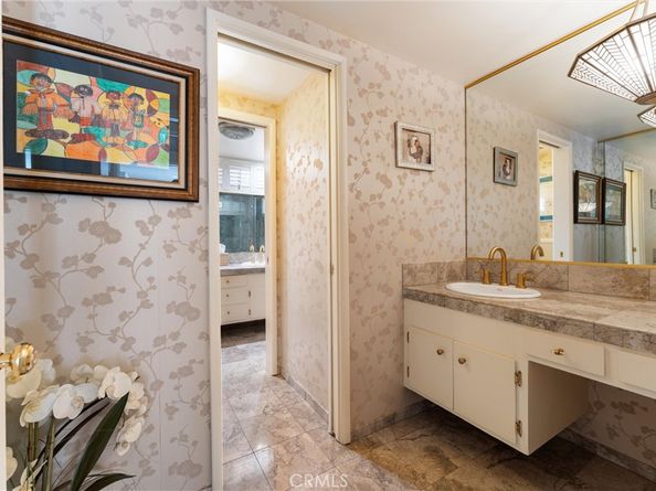 4845 Parkglen, View Park CA 90043