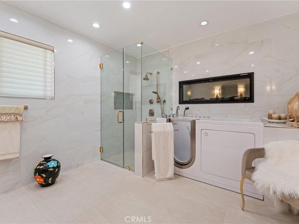 4845 Parkglen, View Park CA 90043