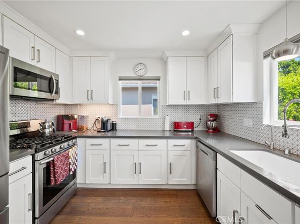 17642 Calvert Street, Encino CA 91316