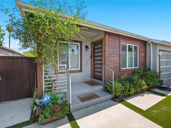 17642 Calvert Street, Encino CA 91316