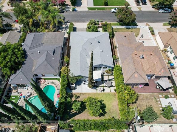 17642 Calvert Street, Encino CA 91316