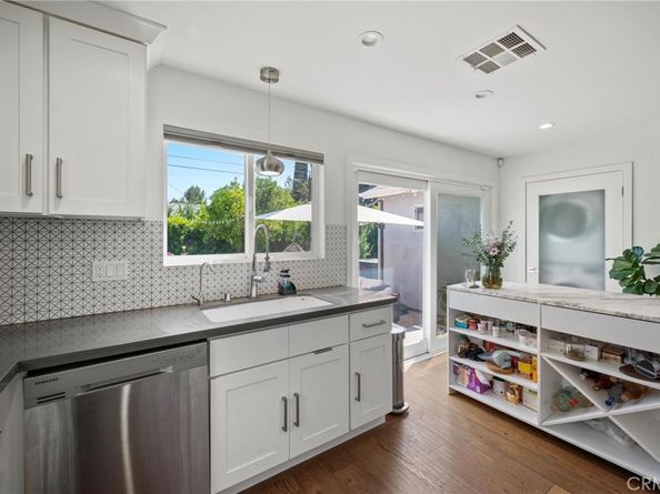 17642 Calvert Street, Encino CA 91316