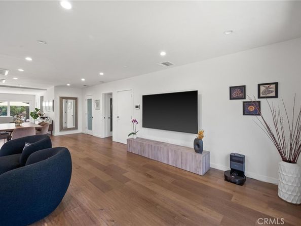 17642 Calvert Street, Encino CA 91316