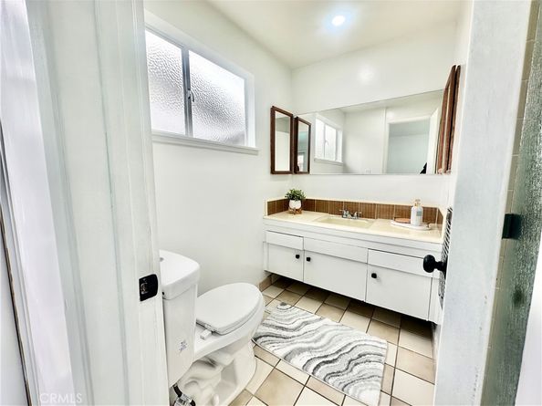 20541 Rodax, Winnetka CA 91306