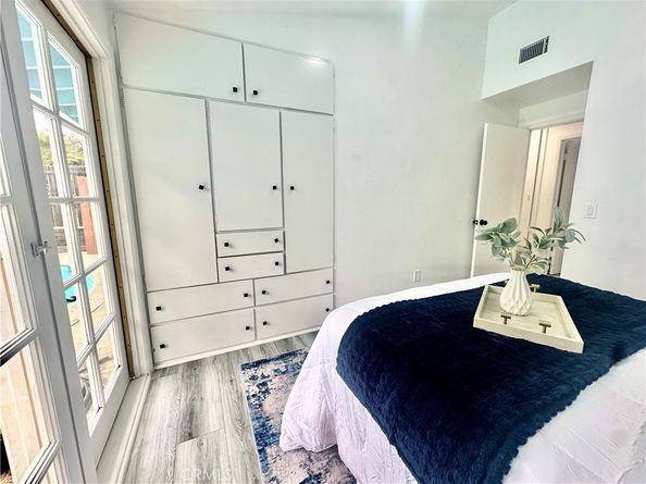 20541 Rodax, Winnetka CA 91306