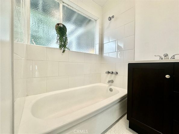 20541 Rodax, Winnetka CA 91306