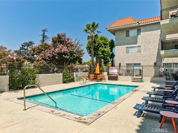 4140 Warner 205, Burbank CA 91505