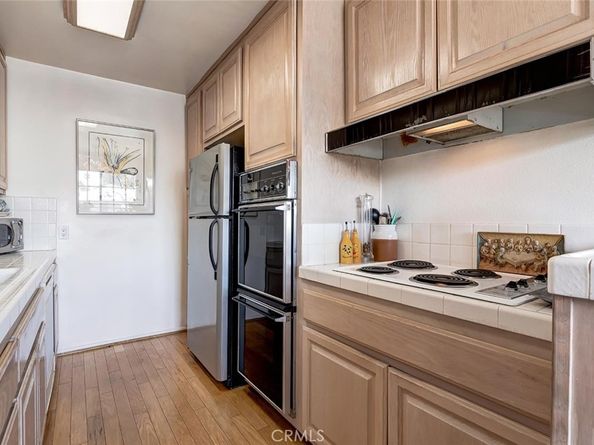 4140 Warner 205, Burbank CA 91505