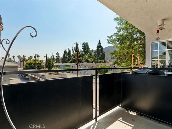 4140 Warner 205, Burbank CA 91505