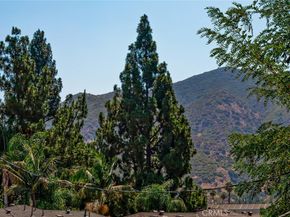 4140 Warner 205, Burbank CA 91505