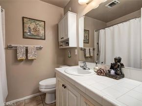 4140 Warner 205, Burbank CA 91505