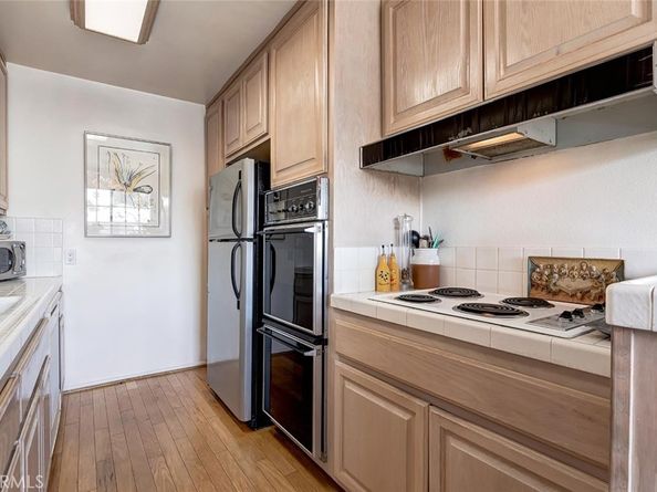 4140 Warner 205, Burbank CA 91505