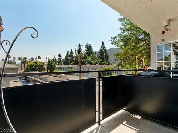 4140 Warner 205, Burbank CA 91505