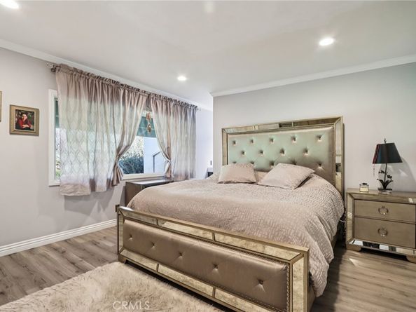 7825 Via Cassano, Burbank CA 91504