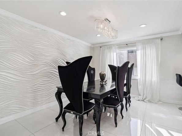 7825 Via Cassano, Burbank CA 91504