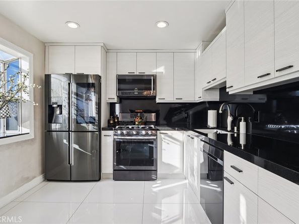 7825 Via Cassano, Burbank CA 91504