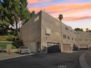 7825 Via Cassano, Burbank CA 91504