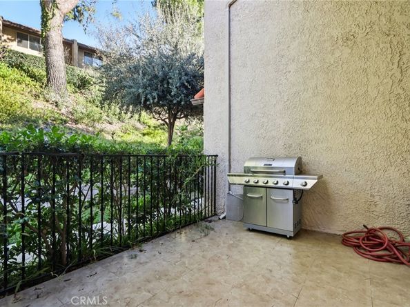 7825 Via Cassano, Burbank CA 91504