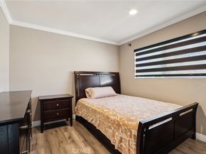 7825 Via Cassano, Burbank CA 91504