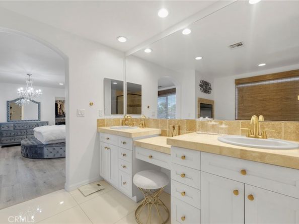 6997 Sale Avenue, West Hills CA 91307