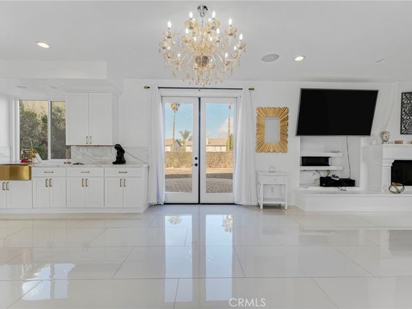 6997 Sale Avenue, West Hills CA 91307