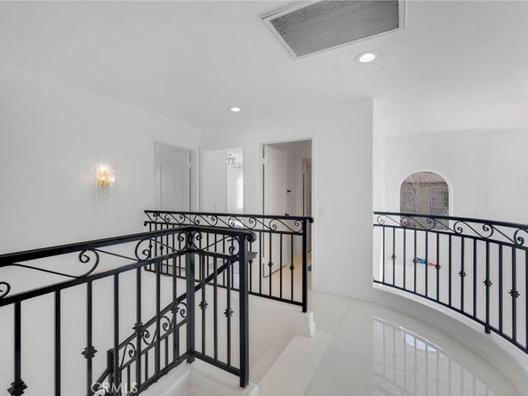 6997 Sale Avenue, West Hills CA 91307