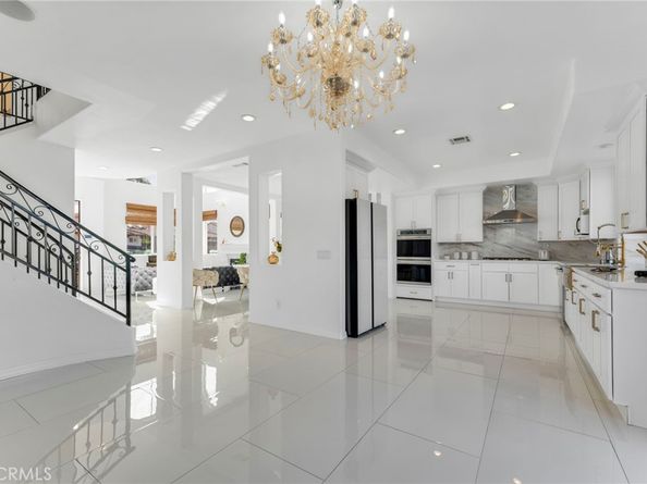 6997 Sale Avenue, West Hills CA 91307