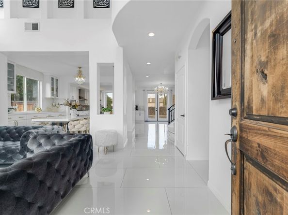 6997 Sale Avenue, West Hills CA 91307