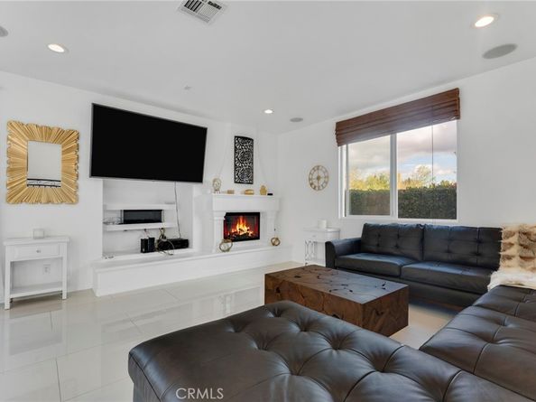 6997 Sale Avenue, West Hills CA 91307