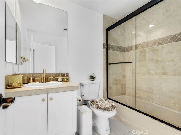 6997 Sale Avenue, West Hills CA 91307