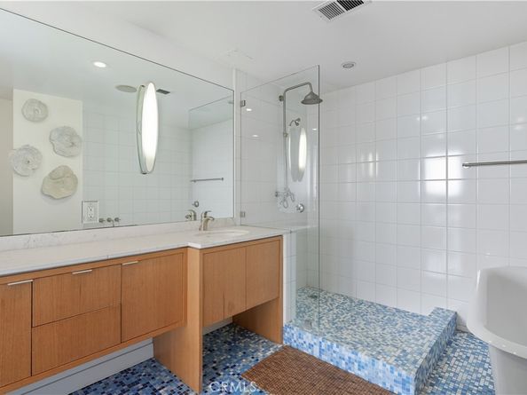 7250 Franklin Avenue 1203, Los Angeles CA 90046