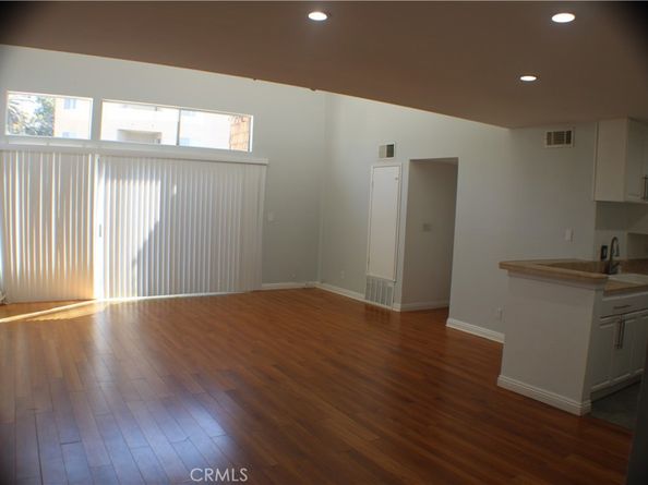 5700 Etiwanda Avenue 216, Tarzana CA 91356