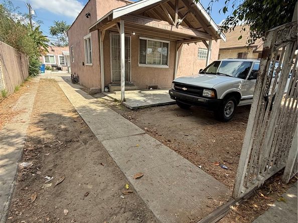 1141 East 50th Street, Los Angeles CA 90011