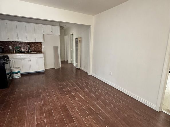 1141 East 50th Street, Los Angeles CA 90011