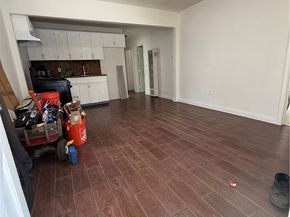 1141 East 50th Street, Los Angeles CA 90011