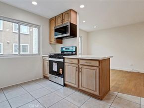 21901 Lassen Street 121, Chatsworth CA 91311