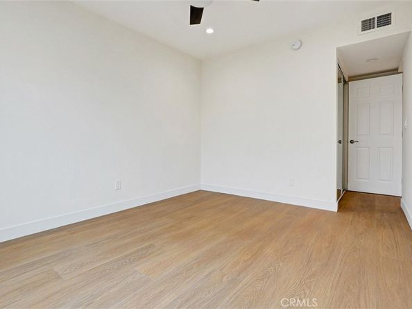 21901 Lassen Street 121, Chatsworth CA 91311