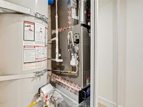 21901 Lassen Street 121, Chatsworth CA 91311