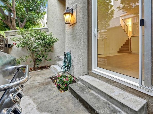 21901 Lassen Street 121, Chatsworth CA 91311