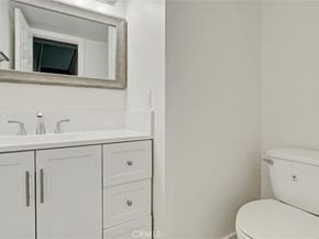 21901 Lassen Street 121, Chatsworth CA 91311