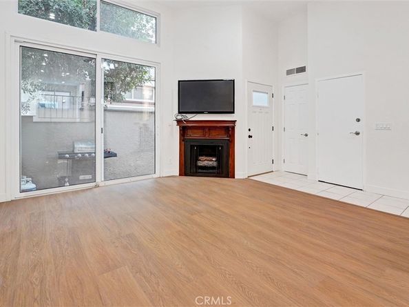 21901 Lassen Street 121, Chatsworth CA 91311